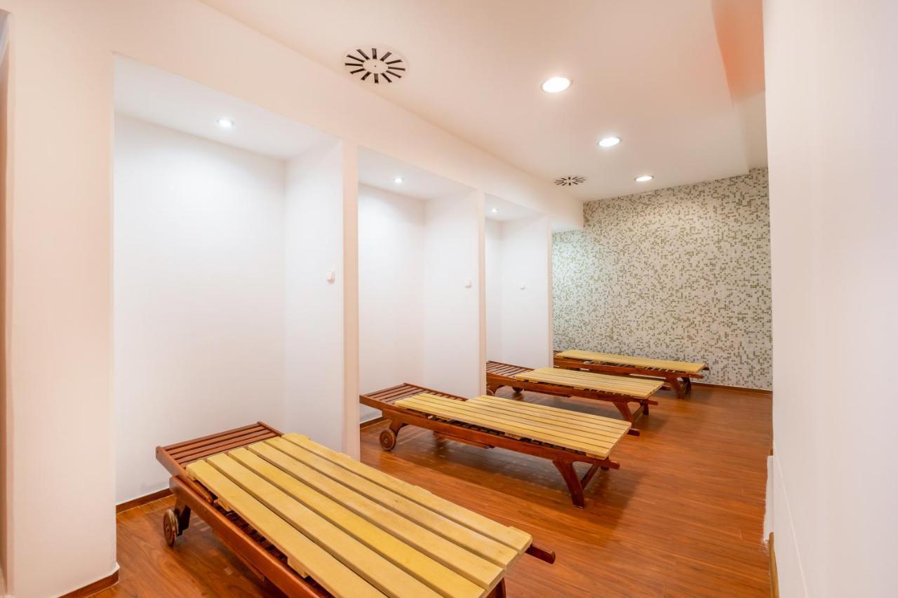 Myflat Club 218 Palazzo Wellness Apartment Siófok Zewnętrze zdjęcie