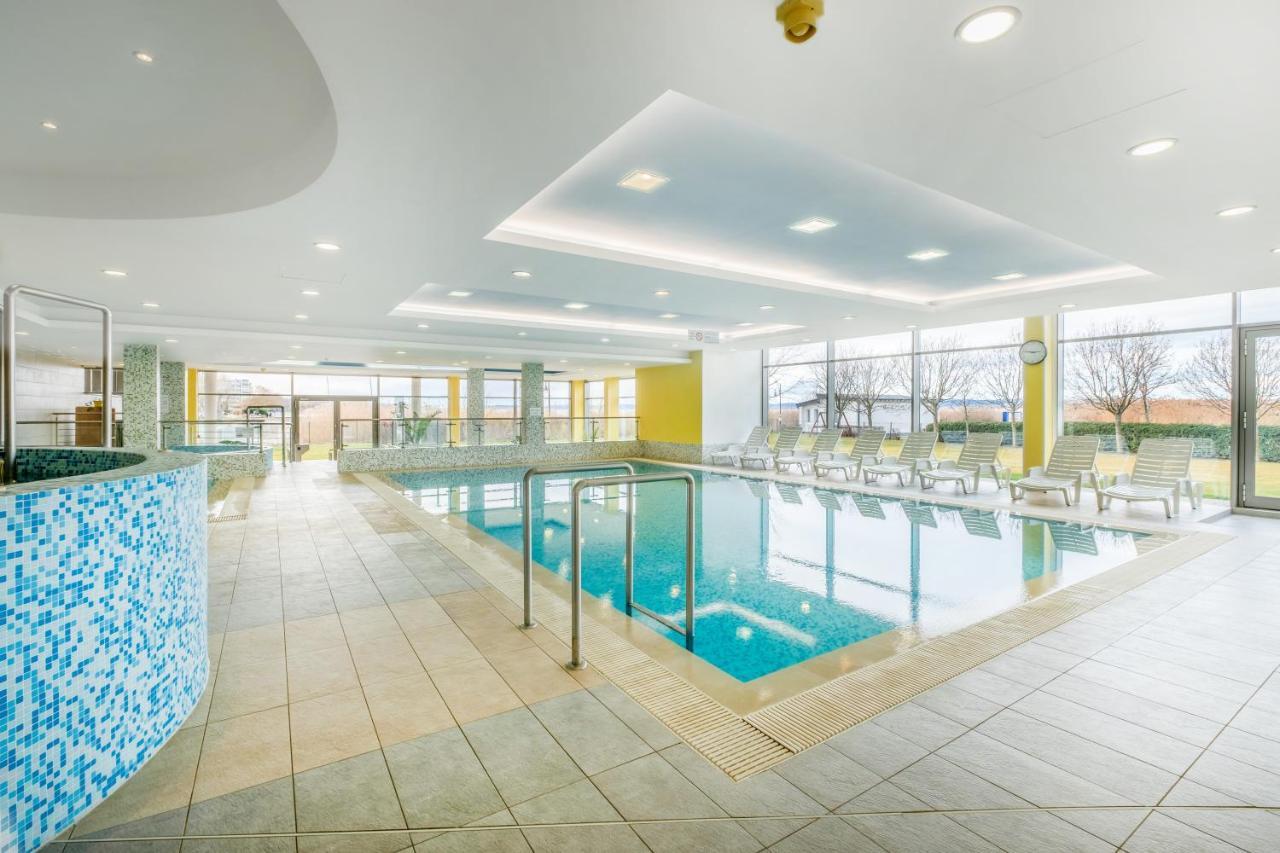 Myflat Club 218 Palazzo Wellness Apartment Siófok Zewnętrze zdjęcie