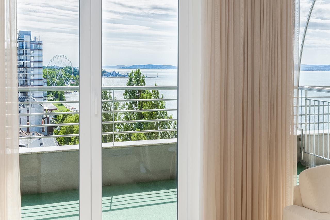 Myflat Club 218 Palazzo Wellness Apartment Siófok Zewnętrze zdjęcie