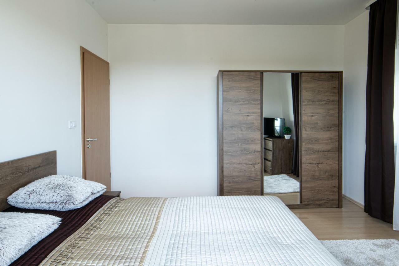 Myflat Club 218 Palazzo Wellness Apartment Siófok Zewnętrze zdjęcie