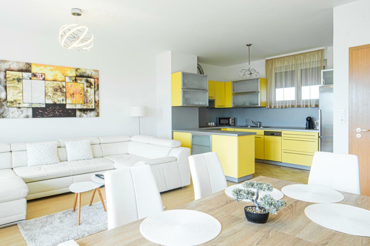 Myflat Club 218 Palazzo Wellness Apartment Siófok Zewnętrze zdjęcie